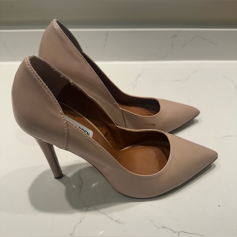 Steve Madden Nude/Tan Pointed Heels - size 8.5 - Picture 4 of 8